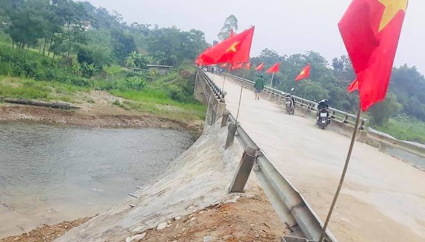 Thuỷ Tiên khánh thành 2 cây cầu hư hỏng do lũ lụt, chính thức kết thúc dự án hỗ trợ miền Trung - Ảnh 5.