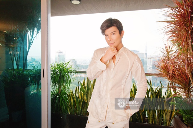 Độc quyền: Hé lộ toàn cảnh penthouse 300m2 sang xịn của Nathan Lee ở trung tâm TP.HCM, choáng khi lướt đến view phòng chill - Ảnh 3.