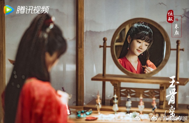 Tiêu Chiến lộ cánh tay đẫm máu như bị băm nát ở Ngọc Cốt Dao, gương mặt trắng bệch khiến fan lo sốt vó - Ảnh 6. Tiêu Chiến lộ cánh tay đẫm máu như bị băm nát ở Ngọc Cốt Dao, gương mặt trắng bệch khiến fan lo sốt vó - Ảnh 6.
