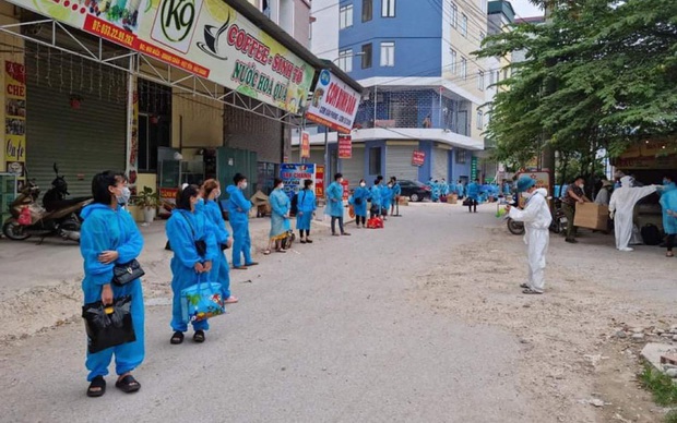 Bắc Giang: Chuyển gần 7.000 công nhân khỏi thôn Núi Hiểu - Ảnh 1. Bắc Giang: Chuyển gần 7.000 công nhân khỏi thôn Núi Hiểu - Ảnh 1.
