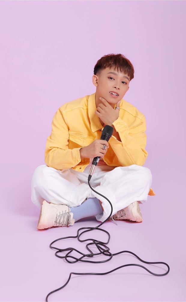 Hồ Văn Cường: Từ cậu bé chân quê vụt lên thành hiện tượng, xuất sắc vượt mặt Sơn Tùng, Mỹ Tâm tại giải thưởng lớn - Ảnh 8.