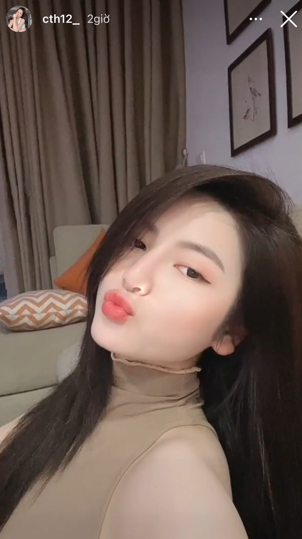 Bồ tin đồn Quang Hải đăng story hôn môi xa sau chiến thắng 4-0 của tuyển Việt Nam, không cần nói cũng biết muốn gửi tới ai nhỉ?  - Ảnh 2.