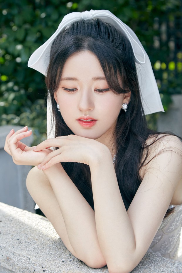 Trà xanh Triệu Lộ Tư gây sốt với loạt ảnh �team qua đường chụp, visual nức nở nhường nào mà cả Weibo náo loạn? - Ảnh 8.