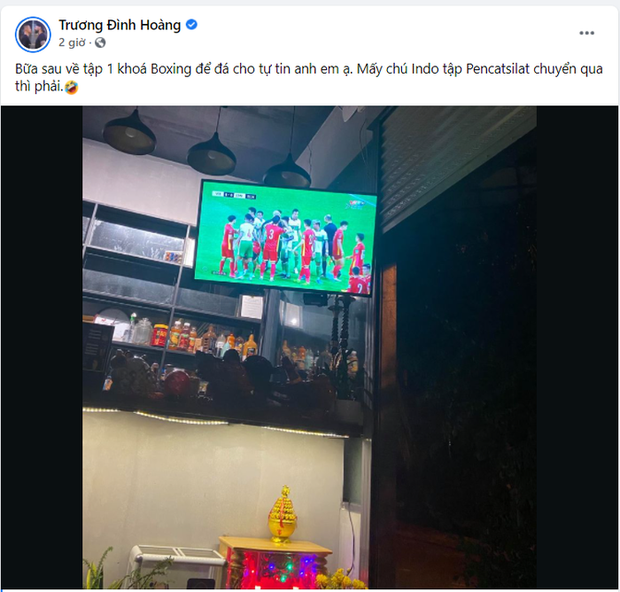 Chứng kiến cầu thủ Indonesia liên tục vào bóng triệt hạ, Nam vương boxing Trương Đình Hoàng hiến kế cho thầy trò HLV Park Hang-seo - Ảnh 2.