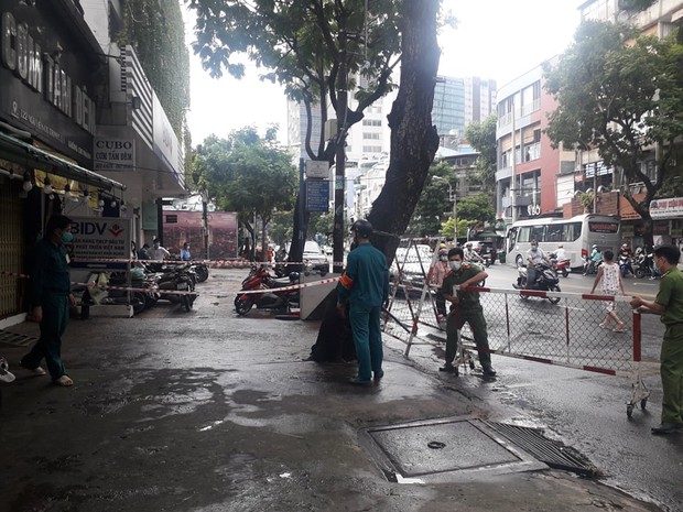 TP.HCM: Phong toả quán cơm tấm và khu Mả Lạng ở quận 1 vì 4 người trong gia đình mắc Covid-19 - Ảnh 4.