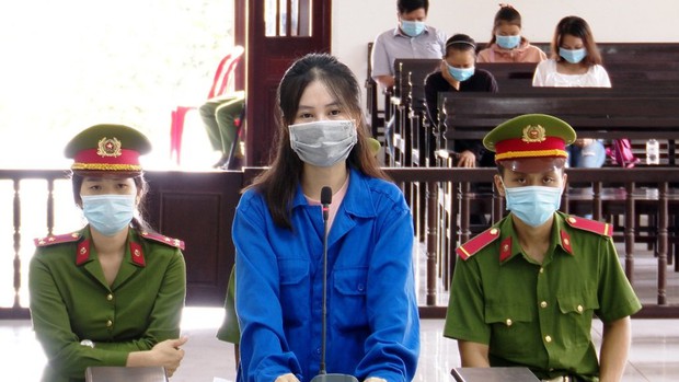 Cô gái giữ trẻ đánh cháu bé hơn 1 tuổi tử vong lãnh án 15 năm tù - Ảnh 1. Cô gái giữ trẻ đánh cháu bé hơn 1 tuổi tử vong lãnh án 15 năm tù - Ảnh 1.