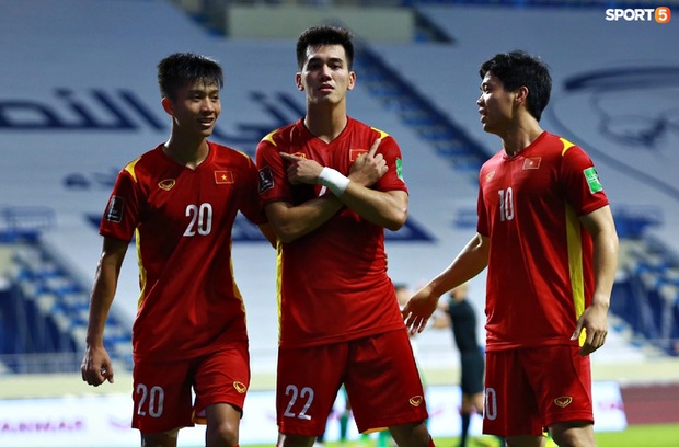 Những màn ăn mừng đầy kiêu hãnh của ĐT Việt Nam trong trận vùi dập Indonesia 4-0 - Ảnh 3.