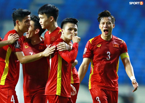 Những màn ăn mừng đầy kiêu hãnh của ĐT Việt Nam trong trận vùi dập Indonesia 4-0 - Ảnh 4.