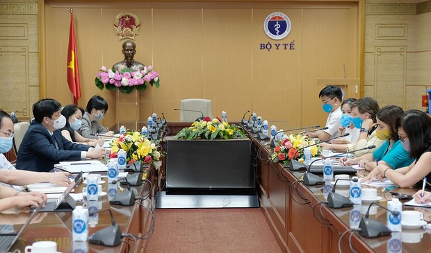 Bộ trưởng Bộ Y tế: Các nguồn vaccine Covid-19 về Việt Nam rất chậm - Ảnh 1.