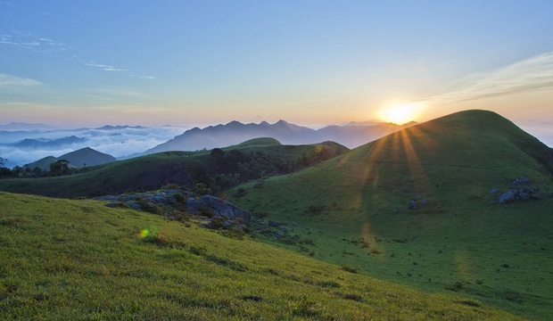 Hết dịch về Bắc Giang chơi: Có hẳn một nơi cắm trại, săn mây, ngắm hoàng hôn đỉnh thế này cơ mà! - Ảnh 3.