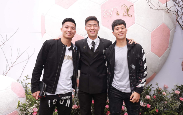 Clip Duy Mạnh bị tấn công trên sân, Tiến Dũng nhanh như chớp lao ra bảo vệ: Cỡ này đối thủ nào dám động vào em anh đây? - Ảnh 5.