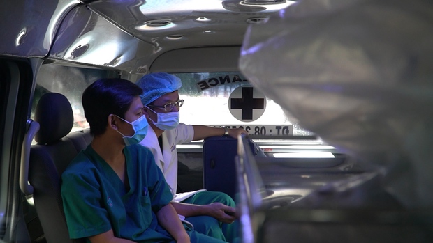 Sở Y tế TP.HCM thông tin về ca mắc Covid-19 tử vong trên đường chuyển viện - Ảnh 1.