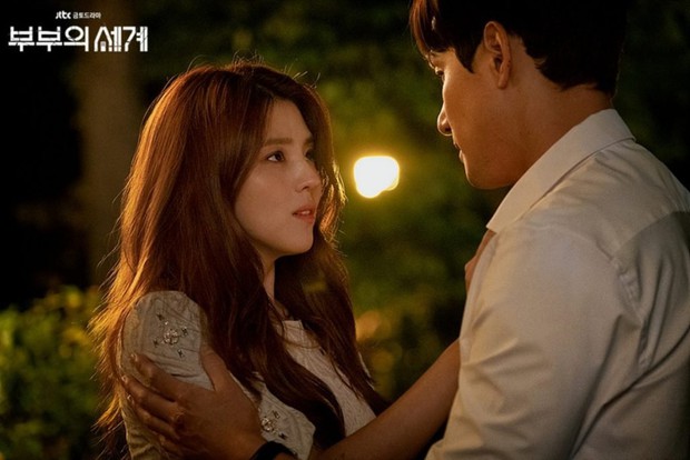 6 sao Hàn đổi đời sau một vai diễn: Lee Do Hyun hốt đậm vì làm người tình IU, Han So Hee thăng hạng nhờ drama 19+ - Ảnh 6. 6 sao Hàn đổi đời sau một vai diễn: Lee Do Hyun hốt đậm vì làm người tình IU, Han So Hee thăng hạng nhờ drama 19+ - Ảnh 6.