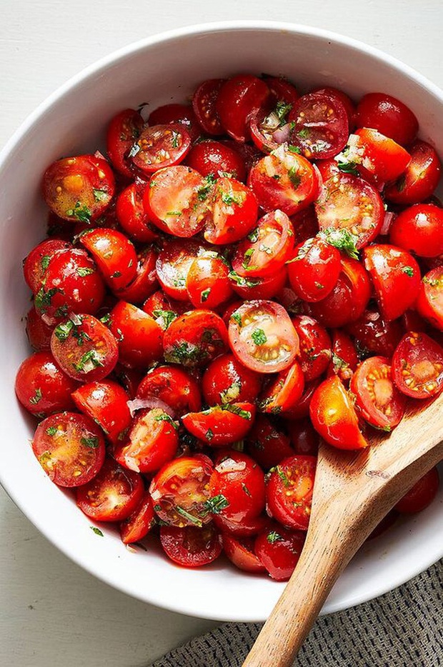 Cà chua giàu chất dinh dưỡng, tốt cho sức khỏe nhưng có 3 nhóm người tuyệt đối đừng nên ăn kẻo rước họa vào thân - Ảnh 2.