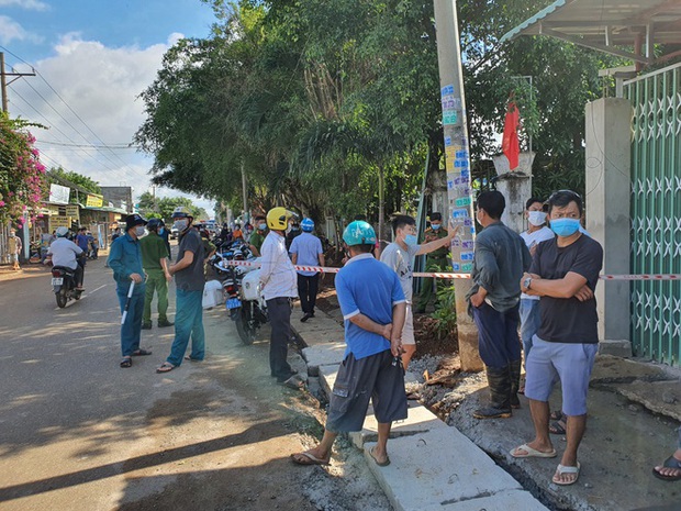 Vụ nam sinh lớp 12 nghi sát hại mẹ rồi tự tử: Mọi tài sản trong nhà và số tiền mặt 100 triệu đồng vẫn còn nguyên - Ảnh 2.