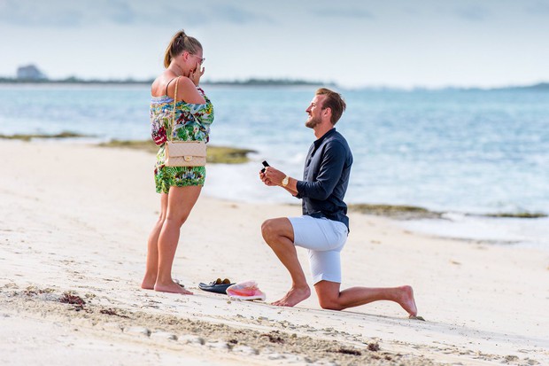 Khoảnh khắc kỳ diệu: Hai đứa trẻ chụp cùng David Beckham cách đây 16 năm giờ đã trở thành nhân vật quan trọng của đội tuyển Anh tham dự Euro 2020 - Ảnh 2.