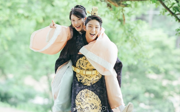 15 phim Hàn đỉnh của chóp do netizen quốc tế bình chọn, nhờ phim giả tình thật mà Son Ye Jin - Hyun Bin chốt vị trí đầu - Ảnh 6. 15 phim Hàn đỉnh của chóp do netizen quốc tế bình chọn, nhờ phim giả tình thật mà Son Ye Jin - Hyun Bin chốt vị trí đầu - Ảnh 6.