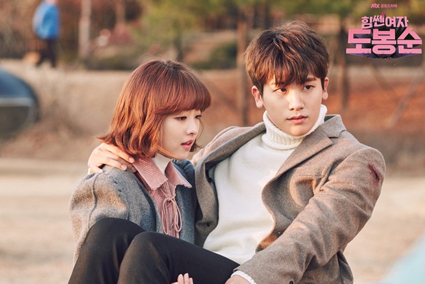 15 phim Hàn đỉnh của chóp do netizen quốc tế bình chọn, nhờ phim giả tình thật mà Son Ye Jin - Hyun Bin chốt vị trí đầu - Ảnh 13. 15 phim Hàn đỉnh của chóp do netizen quốc tế bình chọn, nhờ phim giả tình thật mà Son Ye Jin - Hyun Bin chốt vị trí đầu - Ảnh 13.