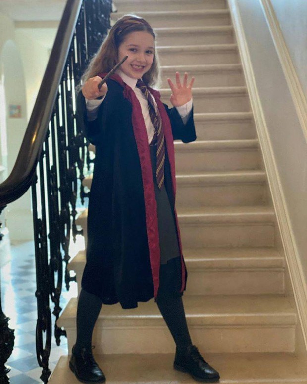 Ngỡ ngàng nhìn Harper Beckham thay đổi qua 10 năm: Từ bé đã được Tổng biên tập Vogue ưu ái, đi sự kiện mà át cả bố mẹ cực phẩm - Ảnh 22. Ngỡ ngàng nhìn Harper Beckham thay đổi qua 10 năm: Từ bé đã được Tổng biên tập Vogue ưu ái, đi sự kiện mà át cả bố mẹ cực phẩm - Ảnh 22.