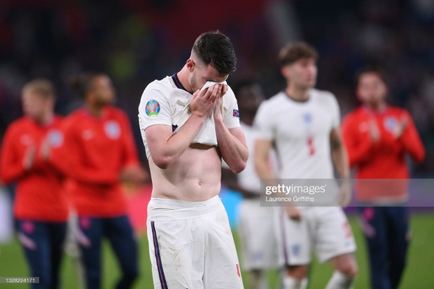 Tuyển Anh gục đầu khóc hận sau màn sút luân lưu thảm hoạ, đá bay cúp Euro - Ảnh 11.