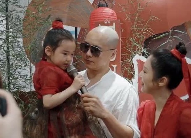 Tiểu công chúa 5 tuổi với visual xinh như thiên thần nhà Điêu Thuyền Đổng Tuyền khiến cả Weibo lịm tim với bộ ảnh mới - Ảnh 13. Tiểu công chúa 5 tuổi với visual xinh như thiên thần nhà Điêu Thuyền Đổng Tuyền khiến cả Weibo lịm tim với bộ ảnh mới - Ảnh 13.