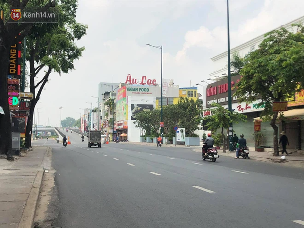 TP.HCM: Tạm dừng kiểm tra ở các chốt kiểm soát Gò Vấp, không còn cảnh biển người chen chân - Ảnh 7.