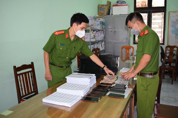 Hưng Yên: Triệt phá đường dây cá độ 200 tỷ trước trận chung kết Euro - Ảnh 2. Hưng Yên: Triệt phá đường dây cá độ 200 tỷ trước trận chung kết Euro - Ảnh 2.