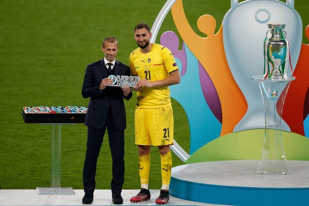 Euro 2020: Gã thủ môn 0 đồng nghiền nát giấc mơ của đội tuyển Anh là ai? - Ảnh 1. Euro 2020: Gã thủ môn 0 đồng nghiền nát giấc mơ của đội tuyển Anh là ai? - Ảnh 1.