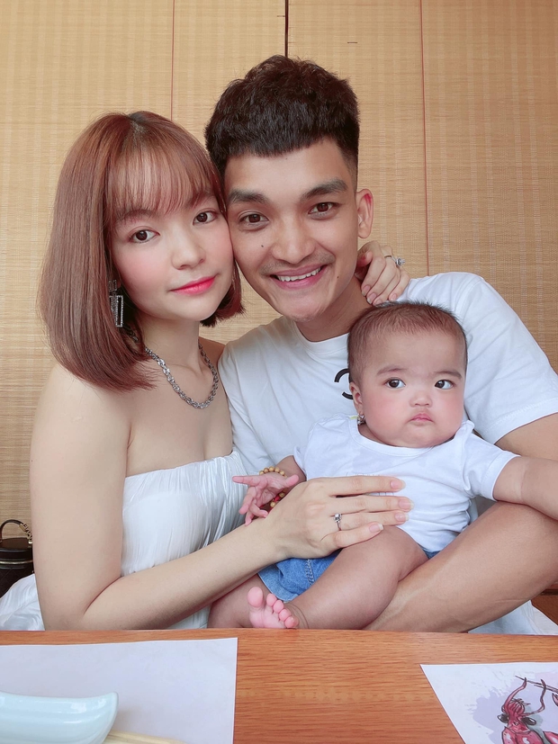 Vợ Mạc Văn Khoa đáp trả antifan cực gắt vì gia đình bị miệt thị ngoại hình, mỉa mai vụ lùm xùm thuê giang hồ xử lý - Ảnh 6. Vợ Mạc Văn Khoa đáp trả antifan cực gắt vì gia đình bị miệt thị ngoại hình, mỉa mai vụ lùm xùm thuê giang hồ xử lý - Ảnh 6.