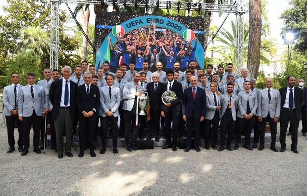 Tuyển Italy hãnh diện mang cúp bạc Euro 2020 tới diện kiến Tổng thống - Ảnh 7.