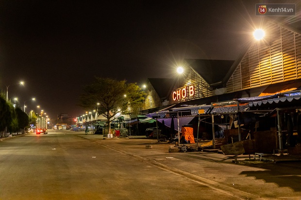 Khung cảnh vắng lặng chưa từng có bên trong chợ đầu mối Nông sản Thực phẩm Thủ Đức - Ảnh 12. Khung cảnh vắng lặng chưa từng có bên trong chợ đầu mối Nông sản Thực phẩm Thủ Đức - Ảnh 12.