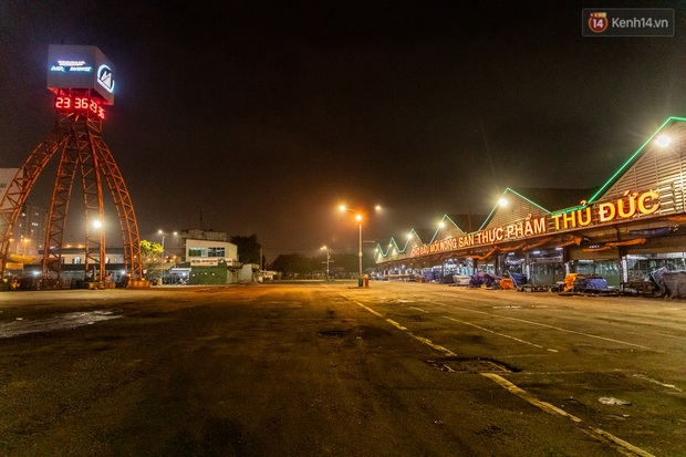 Khung cảnh vắng lặng chưa từng có bên trong chợ đầu mối Nông sản Thực phẩm Thủ Đức - Ảnh 14. Khung cảnh vắng lặng chưa từng có bên trong chợ đầu mối Nông sản Thực phẩm Thủ Đức - Ảnh 14.