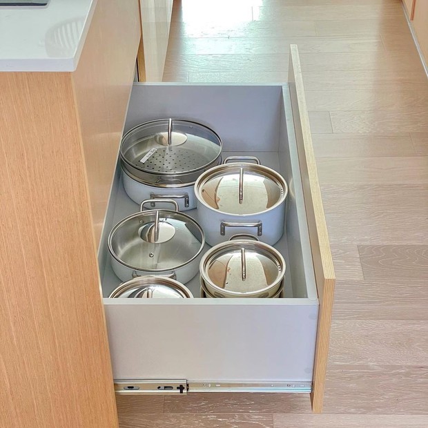 4 đồ dùng nhà bếp hầu như bà nội trợ nào cũng sắp xếp sai, sửa ngay kẻo tốn tiền mua cái mới - Ảnh 1.