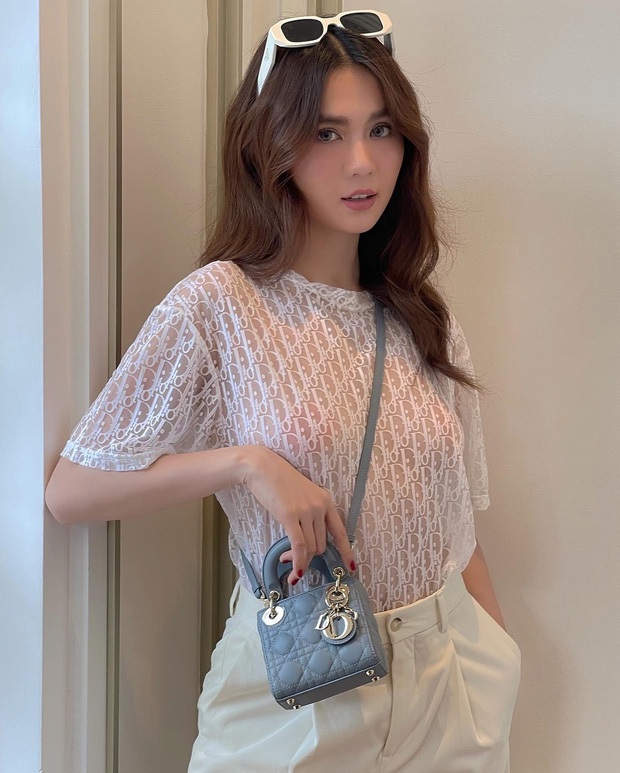 Ngọc Trinh và loạt cảnh giới mới của việc để lộ mấy chỗ ứ ừ - Ảnh 8. Ngọc Trinh và loạt cảnh giới mới của việc để lộ mấy chỗ ứ ừ - Ảnh 8.