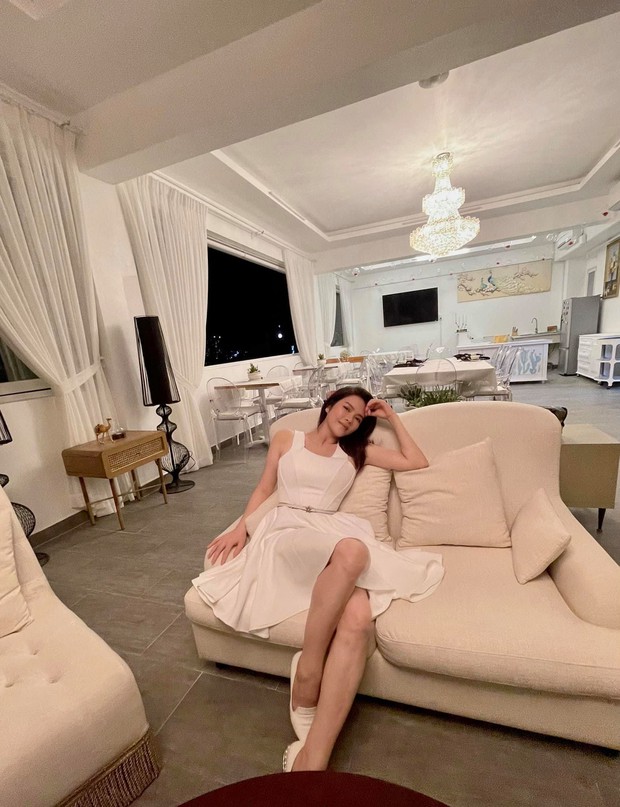 Biến mới: Lý Nhã Kỳ phẫn nộ vì bị tung tin bao 4 chuyến bay đưa 350 nghệ sĩ lên resort Đà Lạt giữa dịch, cơ quan chức năng vào cuộc - Ảnh 5. Biến mới: Lý Nhã Kỳ phẫn nộ vì bị tung tin bao 4 chuyến bay đưa 350 nghệ sĩ lên resort Đà Lạt giữa dịch, cơ quan chức năng vào cuộc - Ảnh 5.