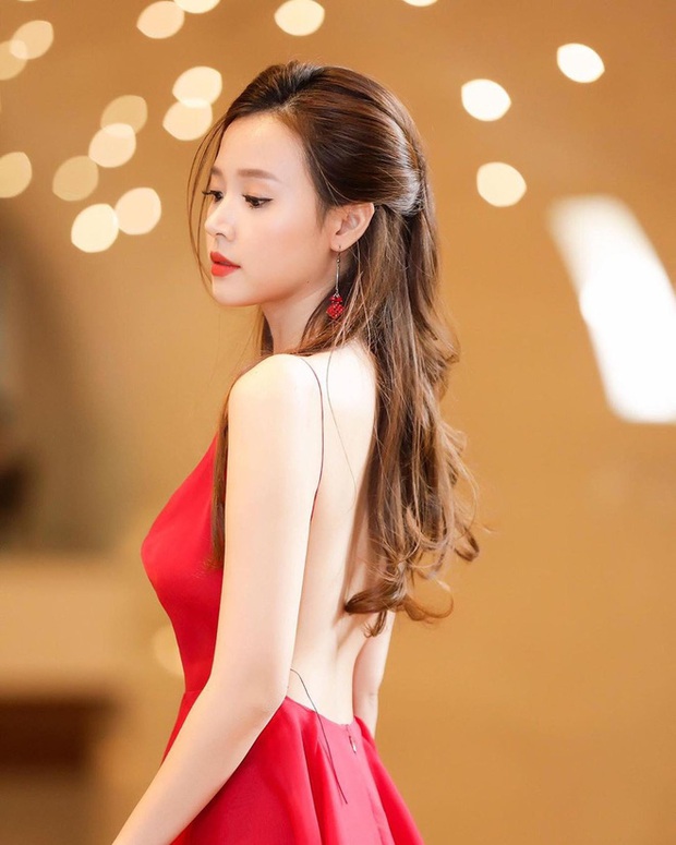 Đọ style 3 giảng viên hot nhất MXH: Midu ngày càng mlem, Âu Hà My lẫn Lê Âu Ngân Anh cũng khiến người ta mất máu - Ảnh 3. Đọ style 3 giảng viên hot nhất MXH: Midu ngày càng mlem, Âu Hà My lẫn Lê Âu Ngân Anh cũng khiến người ta mất máu - Ảnh 3.