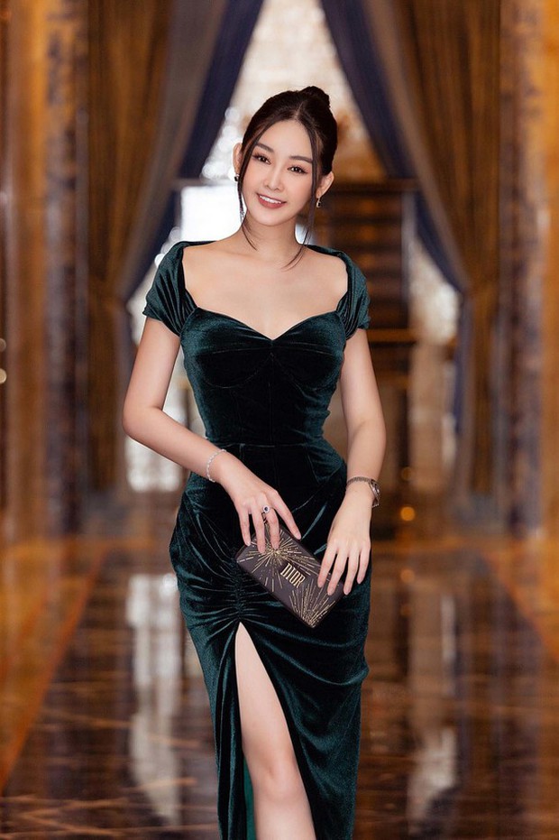 Đọ style 3 giảng viên hot nhất MXH: Midu ngày càng mlem, Âu Hà My lẫn Lê Âu Ngân Anh cũng khiến người ta mất máu - Ảnh 16. Đọ style 3 giảng viên hot nhất MXH: Midu ngày càng mlem, Âu Hà My lẫn Lê Âu Ngân Anh cũng khiến người ta mất máu - Ảnh 16.