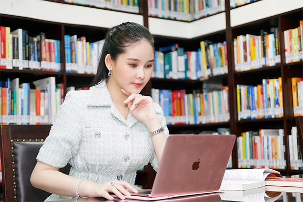 Đọ style 3 giảng viên hot nhất MXH: Midu ngày càng mlem, Âu Hà My lẫn Lê Âu Ngân Anh cũng khiến người ta mất máu - Ảnh 15. Đọ style 3 giảng viên hot nhất MXH: Midu ngày càng mlem, Âu Hà My lẫn Lê Âu Ngân Anh cũng khiến người ta mất máu - Ảnh 15.