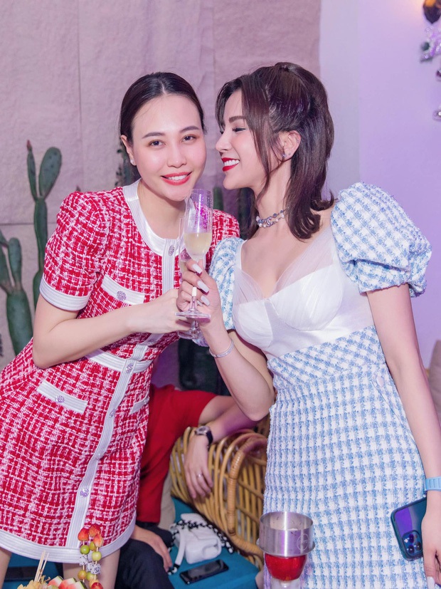 Vbiz từng xôn xao clip đầy drama: Đàm Thu Trang nổi nóng giật vali Diệp Lâm Anh, Phạm Hương im thin thít ngồi bên - Ảnh 6.