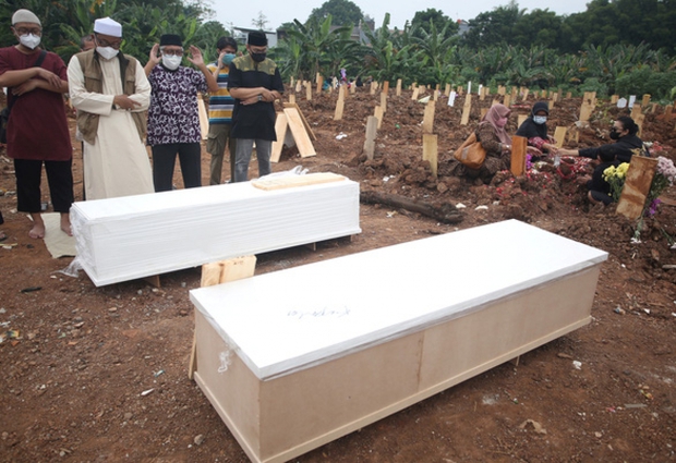 Số ca tử vong do Covid-19 tăng nhanh, biến thể Delta đang nhấn chìm Đông Nam Á - Ảnh 1. Số ca tử vong do Covid-19 tăng nhanh, biến thể Delta đang nhấn chìm Đông Nam Á - Ảnh 1.