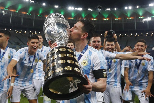 Hơn Messi tận 82 triệu followers Instagram nhưng Ronaldo lại thua đối thủ ở thành tích quan trọng nhất - Ảnh 1. Hơn Messi tận 82 triệu followers Instagram nhưng Ronaldo lại thua đối thủ ở thành tích quan trọng nhất - Ảnh 1.