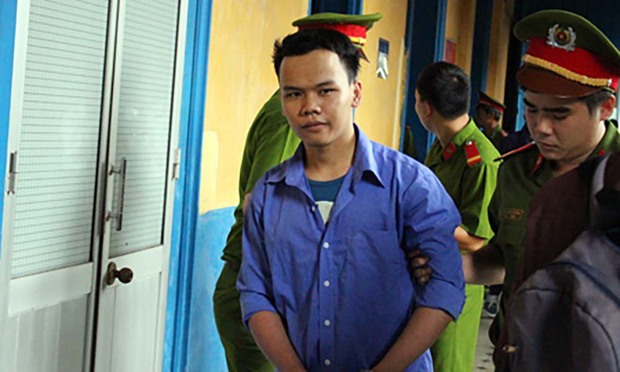 Lái xe ôm giúp nhầm tử tù vượt ngục mắc Covid-19: Lúc tivi phát bản tin truy nã, hắn thay đổi sắc mặt, giả bộ gọi điện và quay đi - Ảnh 1.