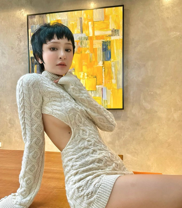 Hiền Hồ mặc váy len giữa trời nóng nhưng nhìn vào chỗ ứ ừ mới hiểu mát mẻ là thế nào! - Ảnh 3.