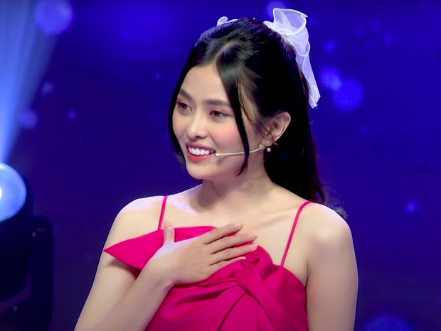Bị Phí Ngọc Hưng từ chối ở show hẹn hò, em gái Zero9 bất ngờ nhận lời một chàng trai khác ngay trên sân khấu! - Ảnh 1. Bị Phí Ngọc Hưng từ chối ở show hẹn hò, em gái Zero9 bất ngờ nhận lời một chàng trai khác ngay trên sân khấu! - Ảnh 1.