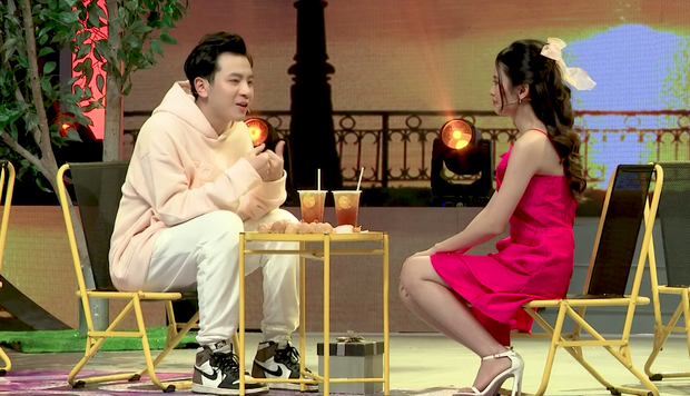 Bị Phí Ngọc Hưng từ chối ở show hẹn hò, em gái Zero9 bất ngờ nhận lời một chàng trai khác ngay trên sân khấu! - Ảnh 3. Bị Phí Ngọc Hưng từ chối ở show hẹn hò, em gái Zero9 bất ngờ nhận lời một chàng trai khác ngay trên sân khấu! - Ảnh 3.