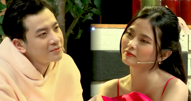 Bị Phí Ngọc Hưng từ chối ở show hẹn hò, em gái Zero9 bất ngờ nhận lời một chàng trai khác ngay trên sân khấu! - Ảnh 4. Bị Phí Ngọc Hưng từ chối ở show hẹn hò, em gái Zero9 bất ngờ nhận lời một chàng trai khác ngay trên sân khấu! - Ảnh 4.