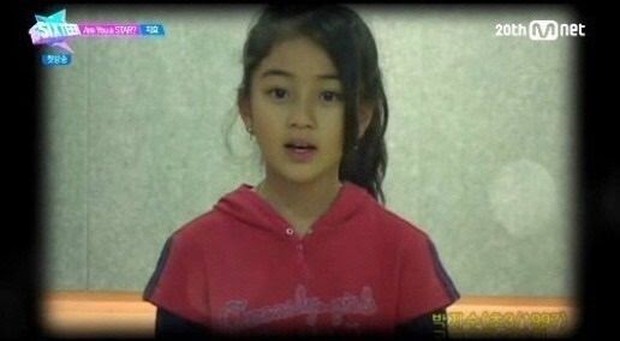 Hú hồn khi biết số năm Jihyo ở JYP còn nhiều hơn tuổi của các thanh niên Gen Z, suýt không phải là thành viên của TWICE? - Ảnh 3. Hú hồn khi biết số năm Jihyo ở JYP còn nhiều hơn tuổi của các thanh niên Gen Z, suýt không phải là thành viên của TWICE? - Ảnh 3.