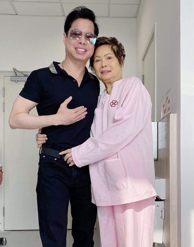 Ngọc Sơn: Chính tay tôi nấu ăn từng bữa, mát xa, đấm bóp cho mẹ - Ảnh 4. Ngọc Sơn: Chính tay tôi nấu ăn từng bữa, mát xa, đấm bóp cho mẹ - Ảnh 4.
