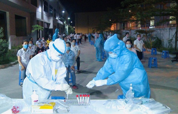 Thêm 4 công nhân nhiễm SARS-CoV-2, Đà Nẵng tạm phong tỏa 4 công ty ở KCN Hòa Khánh - Ảnh 1.