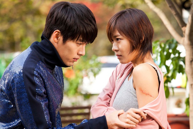 Son Ye Jin cả đời chỉ làm cameo một lần duy nhất lại ngay bom tấn của Hyun Bin, định mệnh là đây! - Ảnh 3. Son Ye Jin cả đời chỉ làm cameo một lần duy nhất lại ngay bom tấn của Hyun Bin, định mệnh là đây! - Ảnh 3.